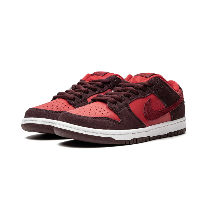 Nike SB Dunk Low Cherry