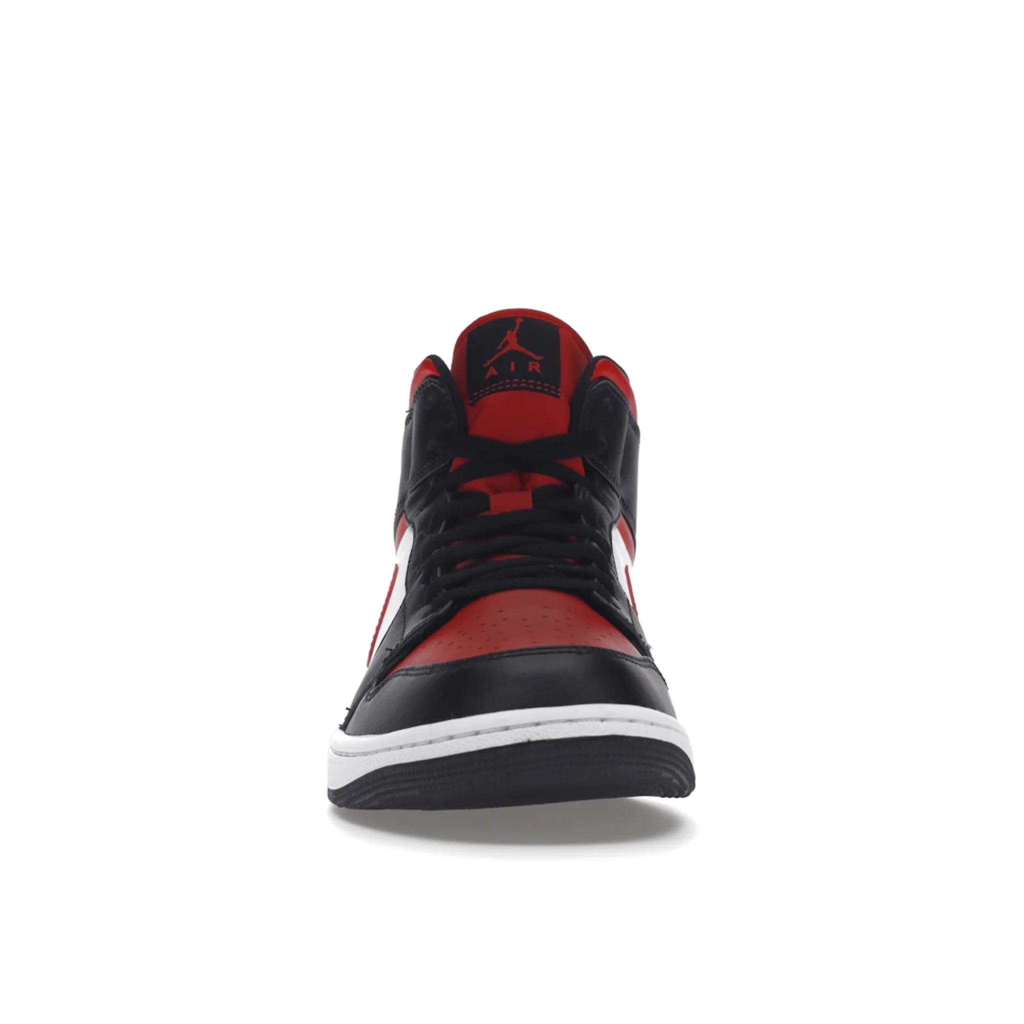 Jordan 1 Mid Biały Czarny Czerwony (2022)