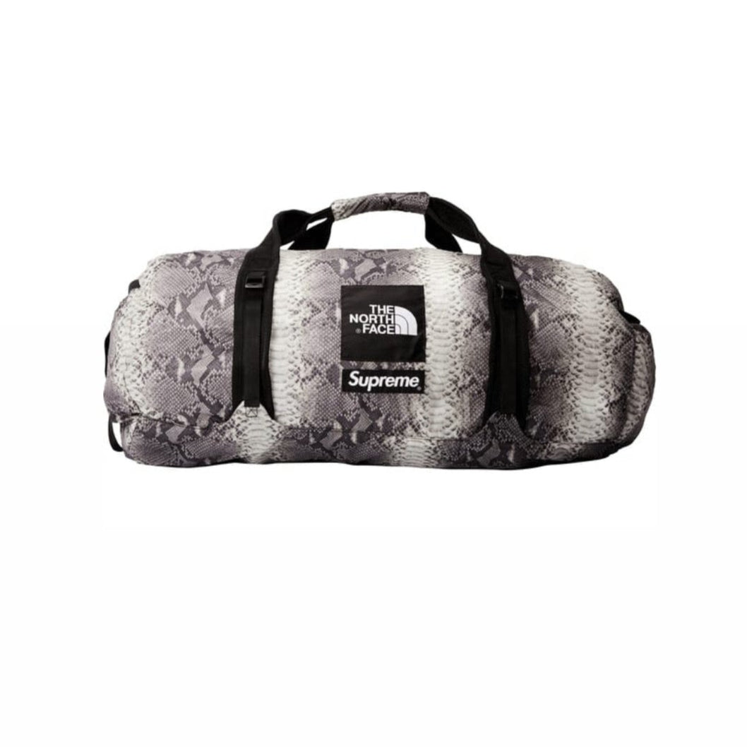 Czarna torba podróżna Supreme The North Face ze skóry węża o wadze muszej