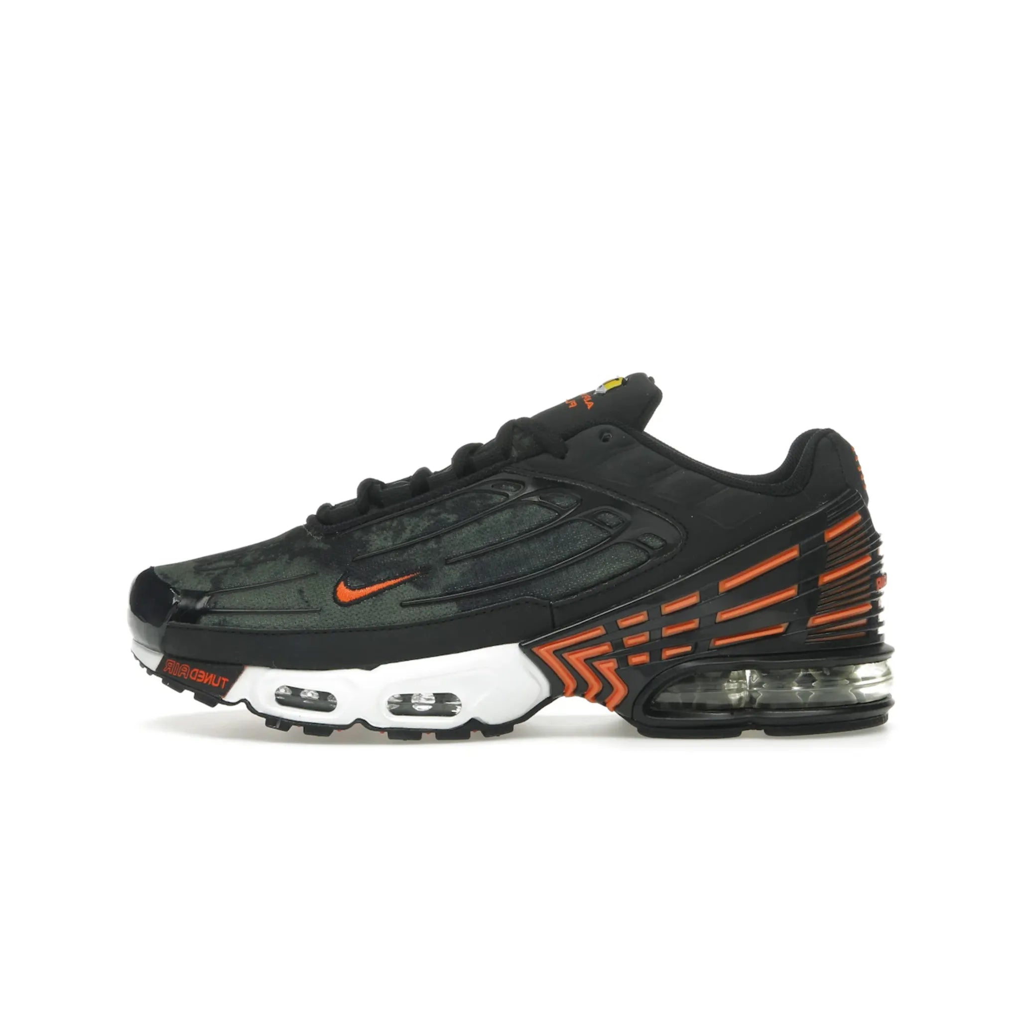 Nike Air Max Plus 3 Camo Medium Olive Safety Orange