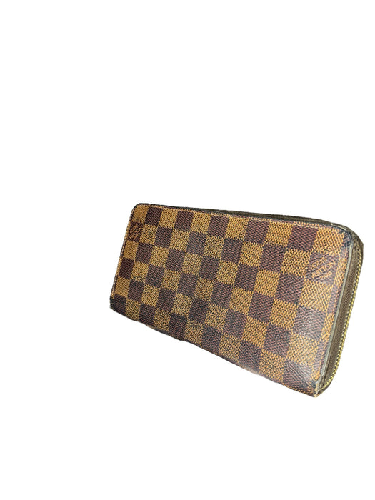 Louis Vuitton Zippy leather wallet