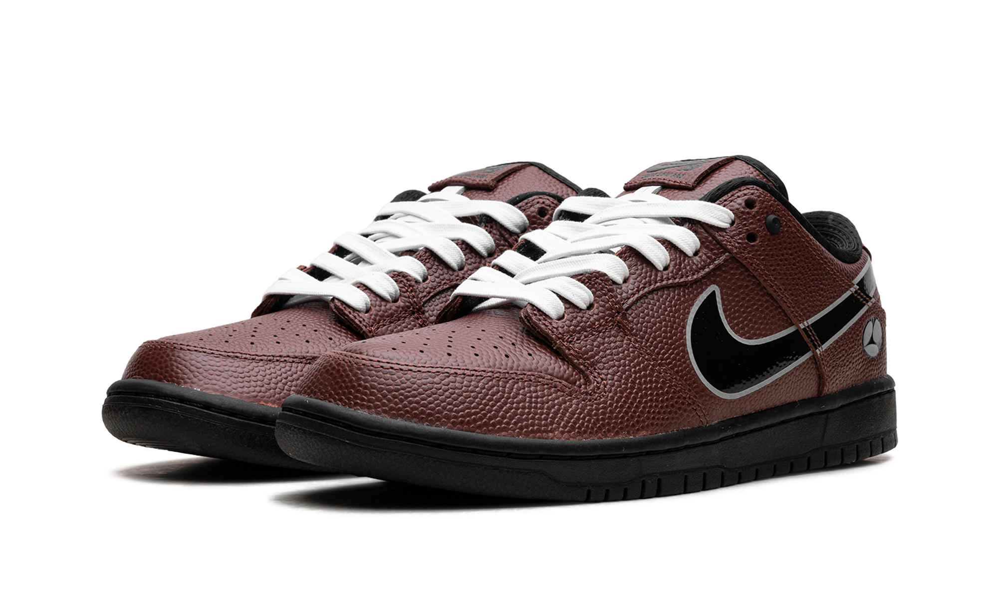 Nike SB Dunk Low Limosine Skateboards
